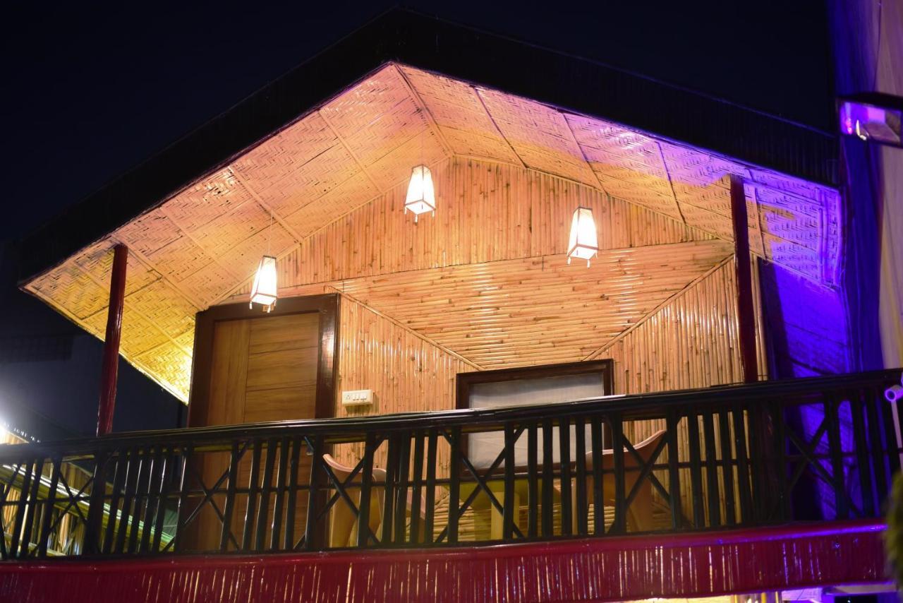 Hotel Bamboo Castle ジャイプール エクステリア 写真